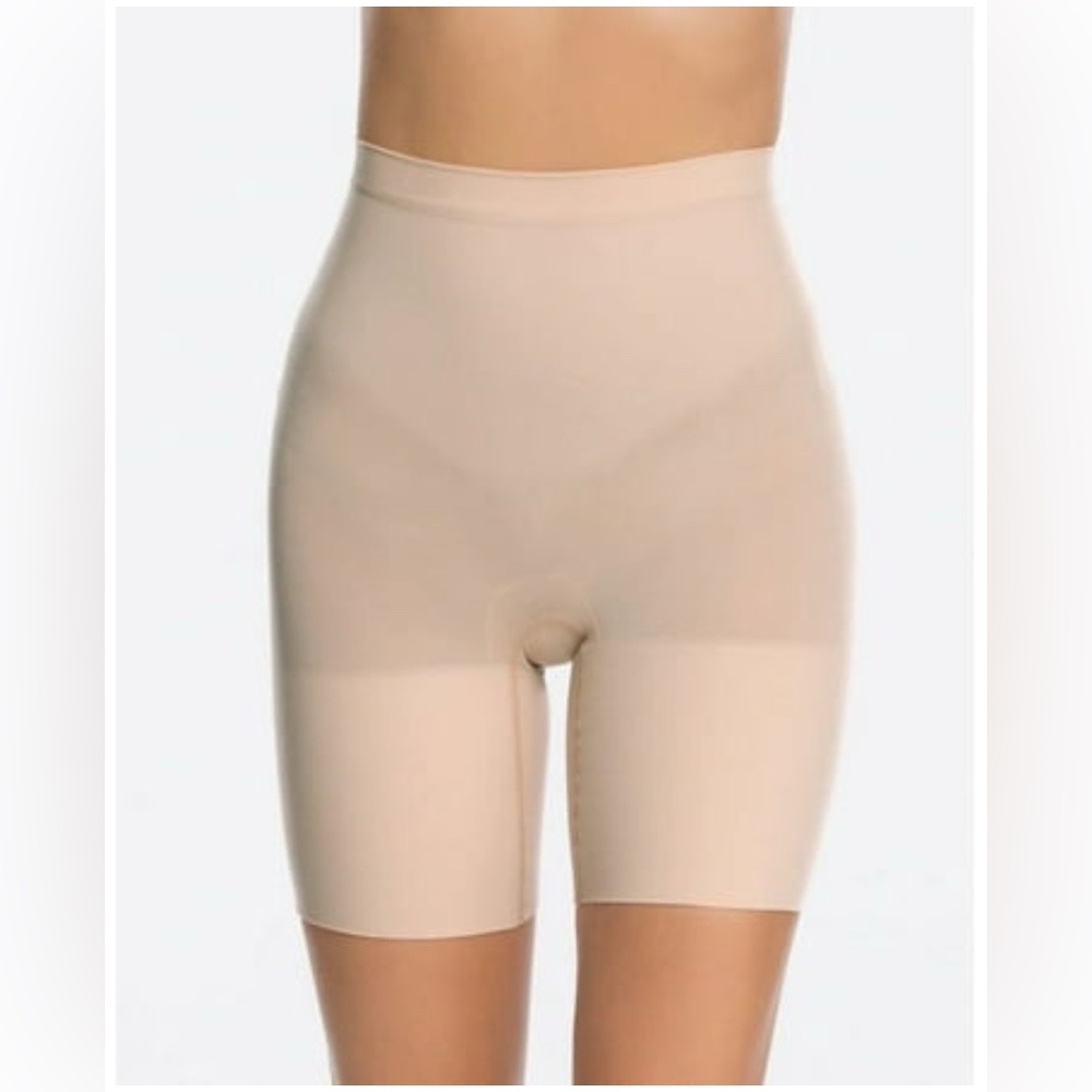 New SPANX Power Shaper Short XL - Picture 4 of 6